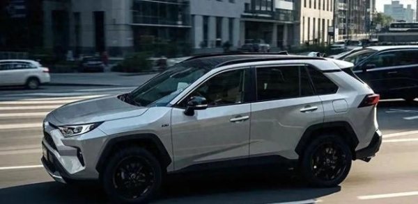 现在还有实盘配资吗 全新丰田RAV4震撼登场，红黑配色吸睛，运动基因爆发